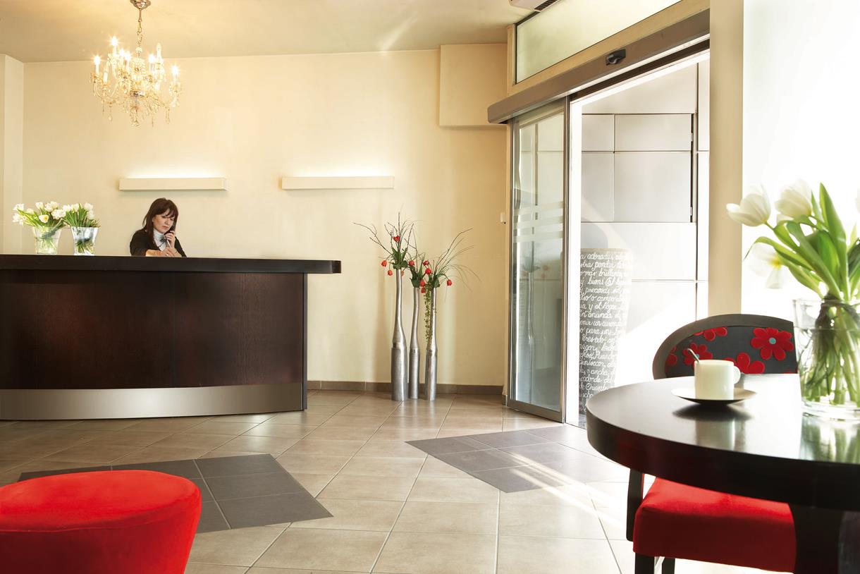 Hotel Anessis reception.jpg