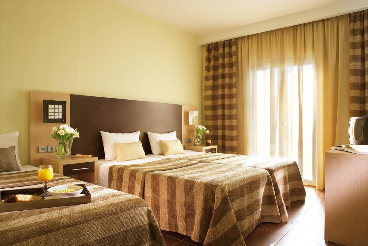 Hotel Anessis triple room.jpg