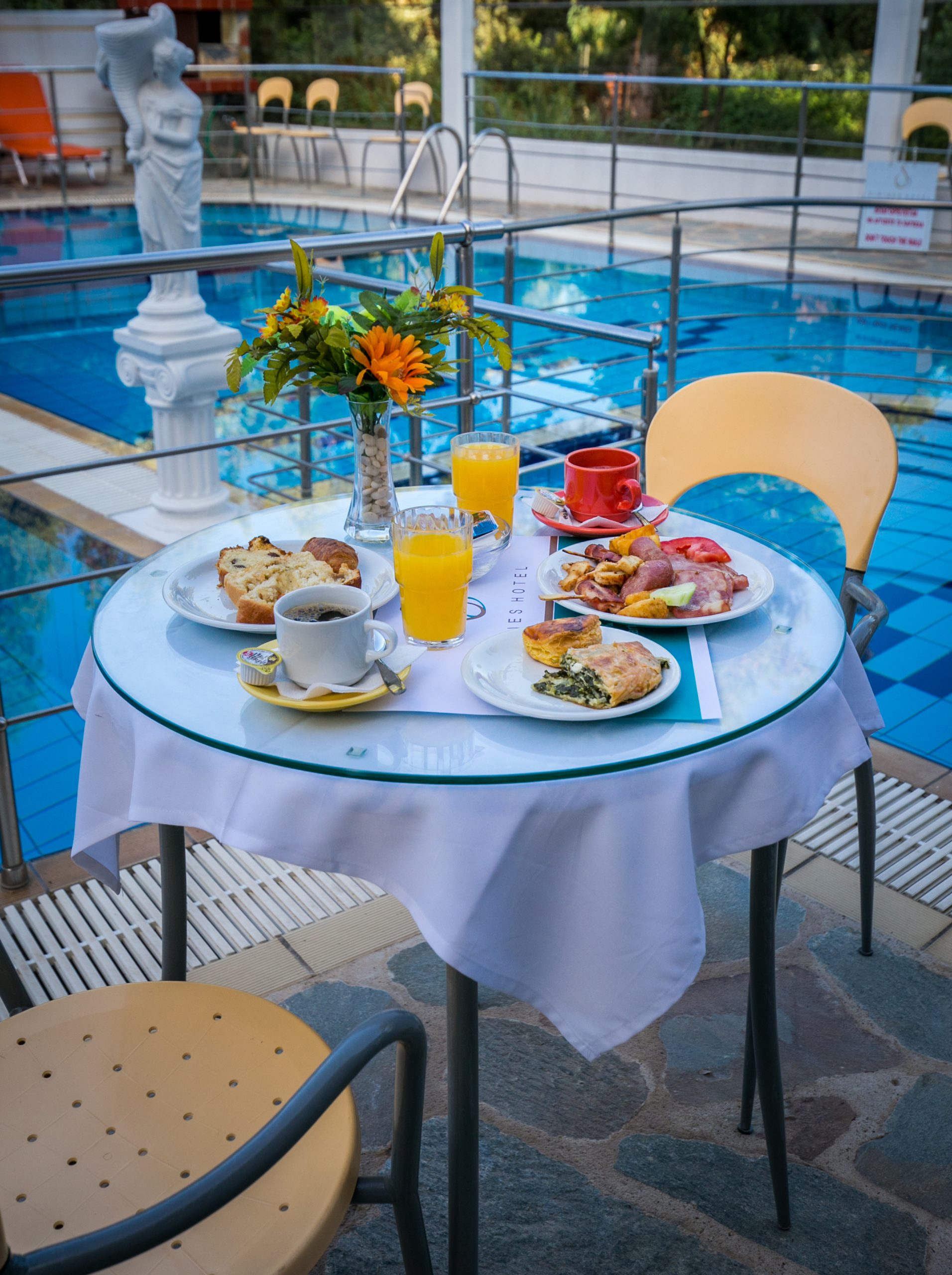 Sirines Hotel - sto sa doručkom.jpg