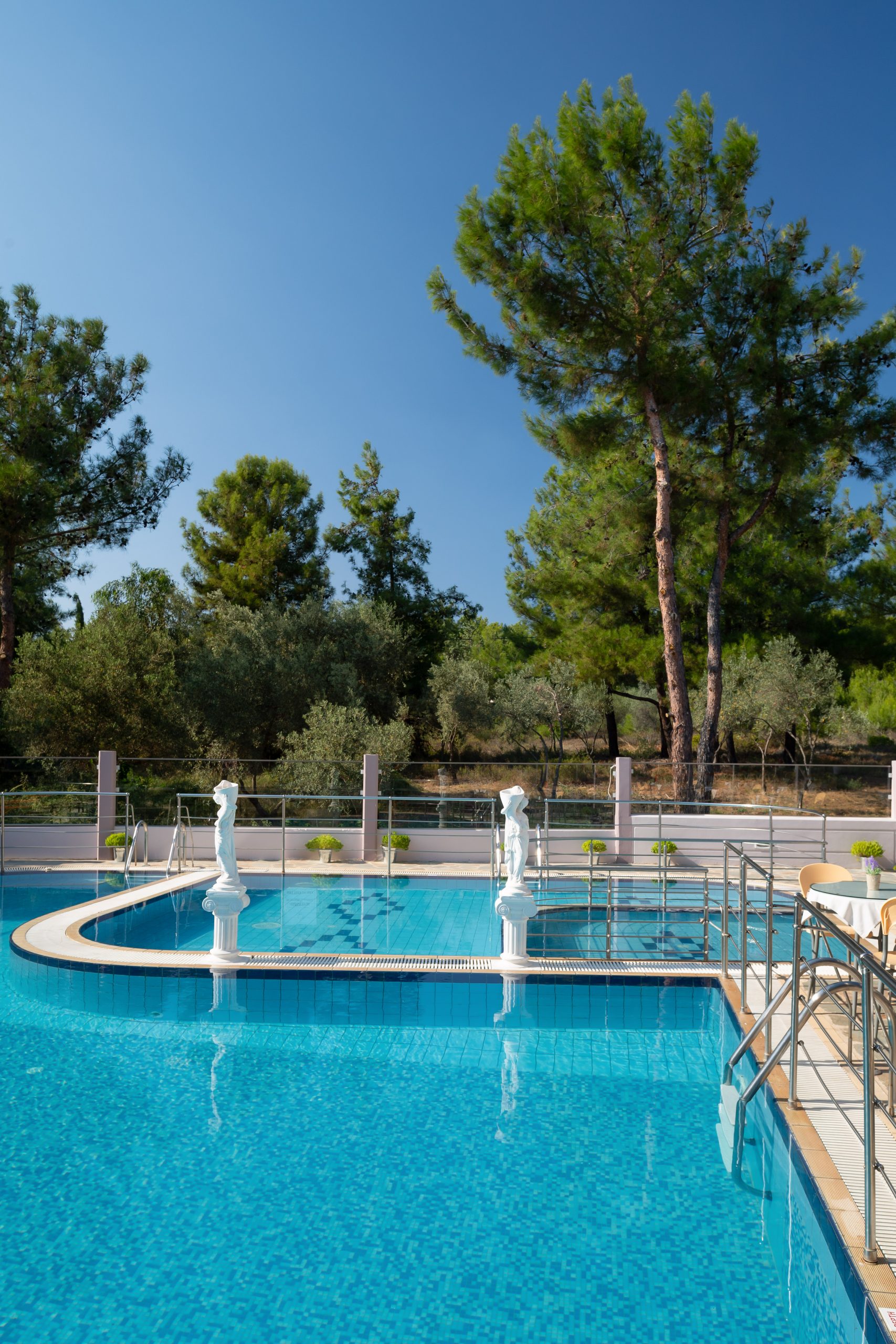 Sirines hotel - pogled sa bezena.jpg