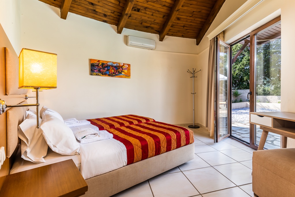 Skopelos Holidays Hotel _ Spa - bungalov.jpg
