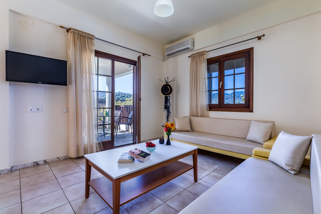 Skopelos Holidays Hotel _ Spa - deo za sedenje.jpg