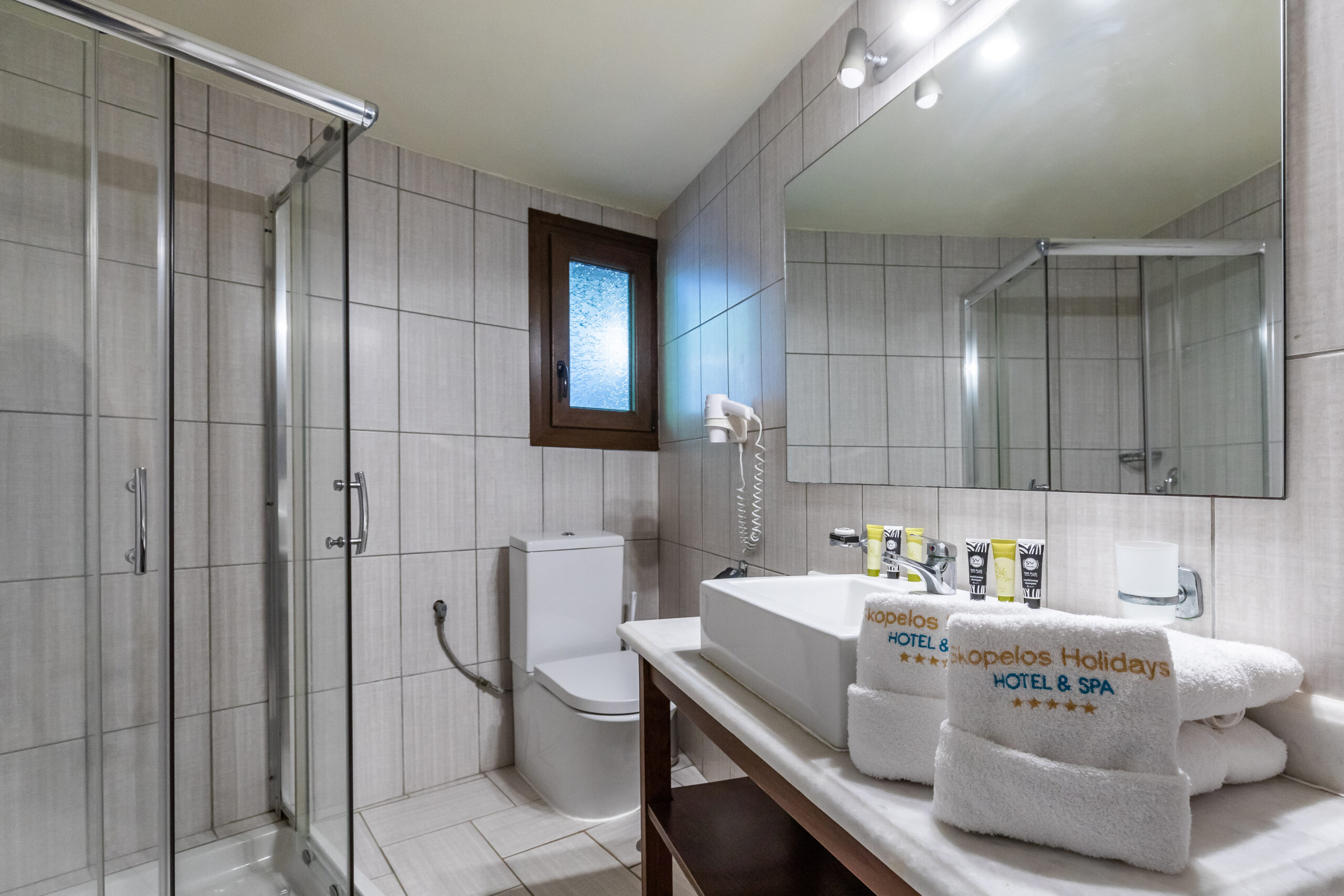Skopelos Holidays Hotel _ Spa - kupatilo drugi ugao.jpg