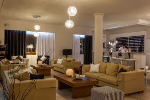 Skopelos Holidays Hotel _ Spa -lobi ig jos jednog ugla.jpg