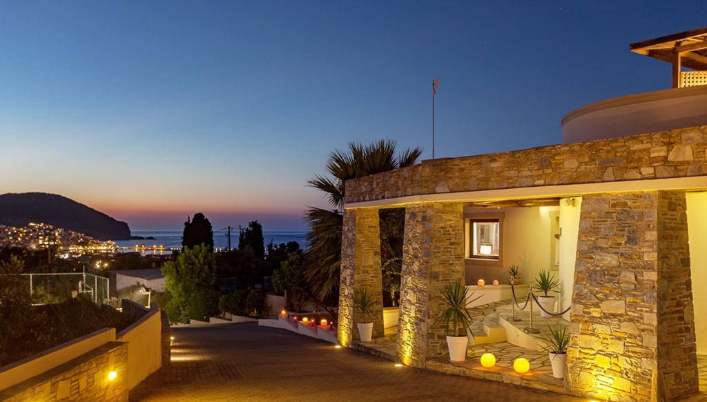 Skopelos Holidays Hotel _ Spa -pogled ka moru iz objekta.jpg