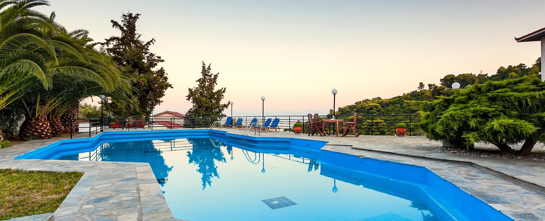 Stafylos Suites-Spoljasnji bazen.jpg