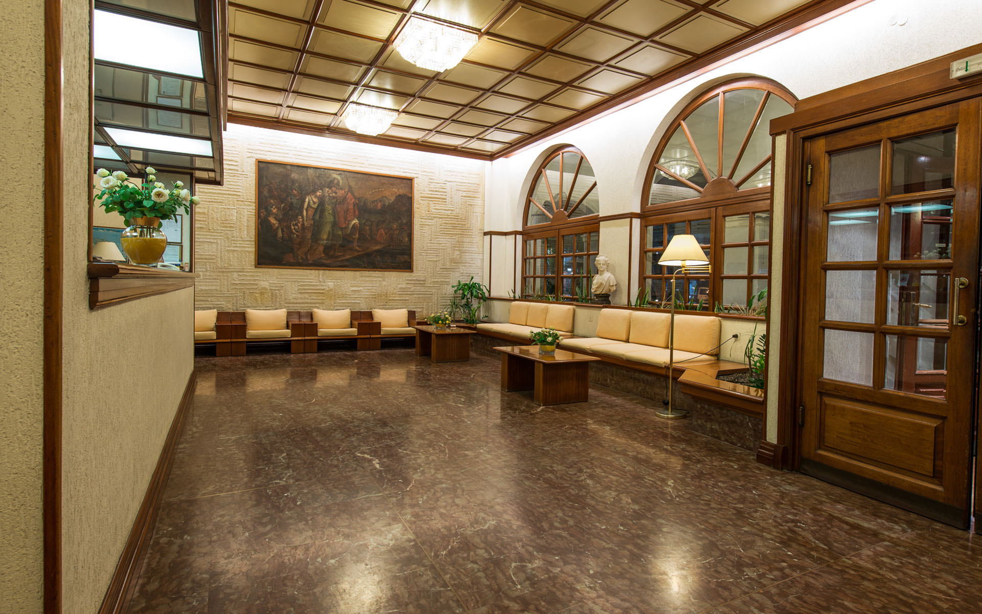 Strada Marina Hotel - lobi iz drugog ugla.jpg