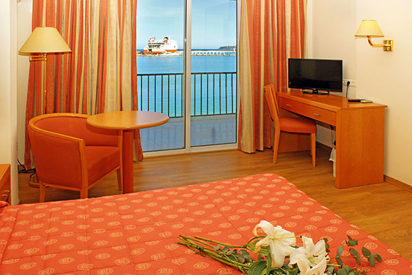 Strada Marina Hotel - pogled na more iz sobe.jpg