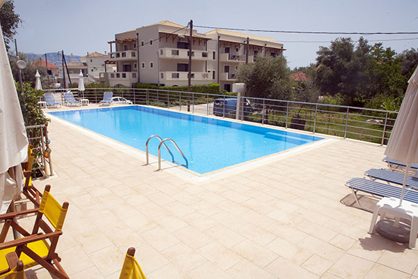 Summertime Inn - bazen.jpg