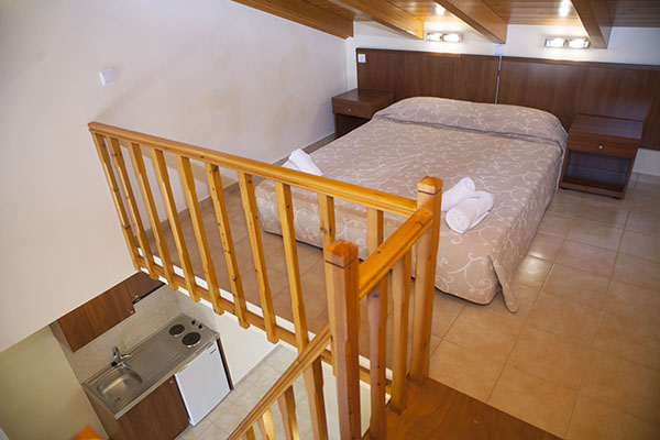 Summertime Inn - francuski krevet.jpg