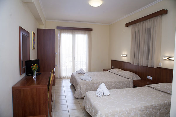 Summertime Inn - kreveti iz još jednog ugla.jpg