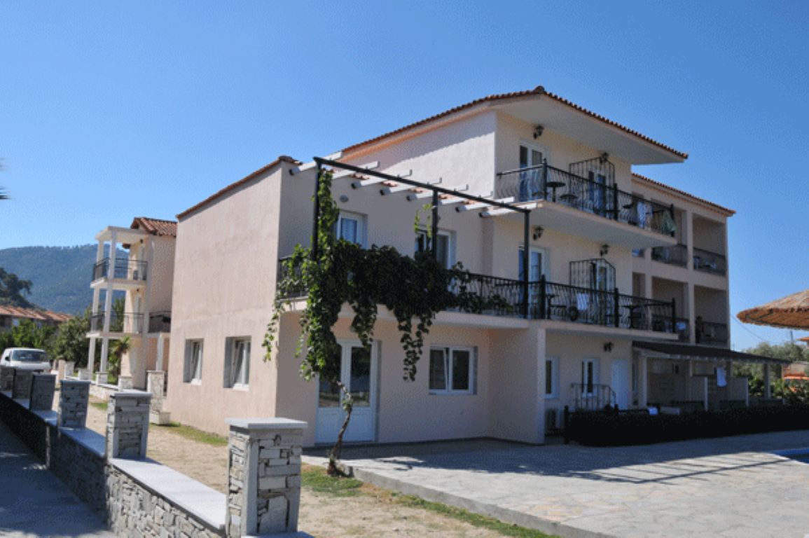Hotel Sunrise Beach-Hotel spolja.jpg