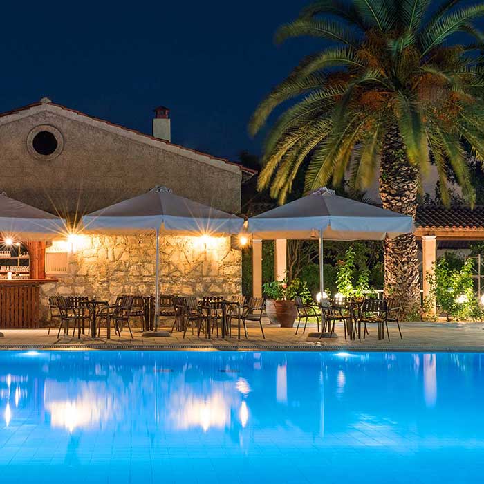 Sunset Hotel - Corfu - bazen nocu jos jedan ugao.jpg