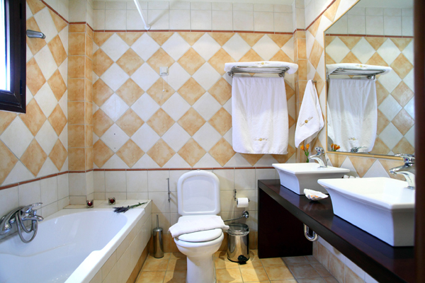Tesoro hotel- kupatilo.jpg