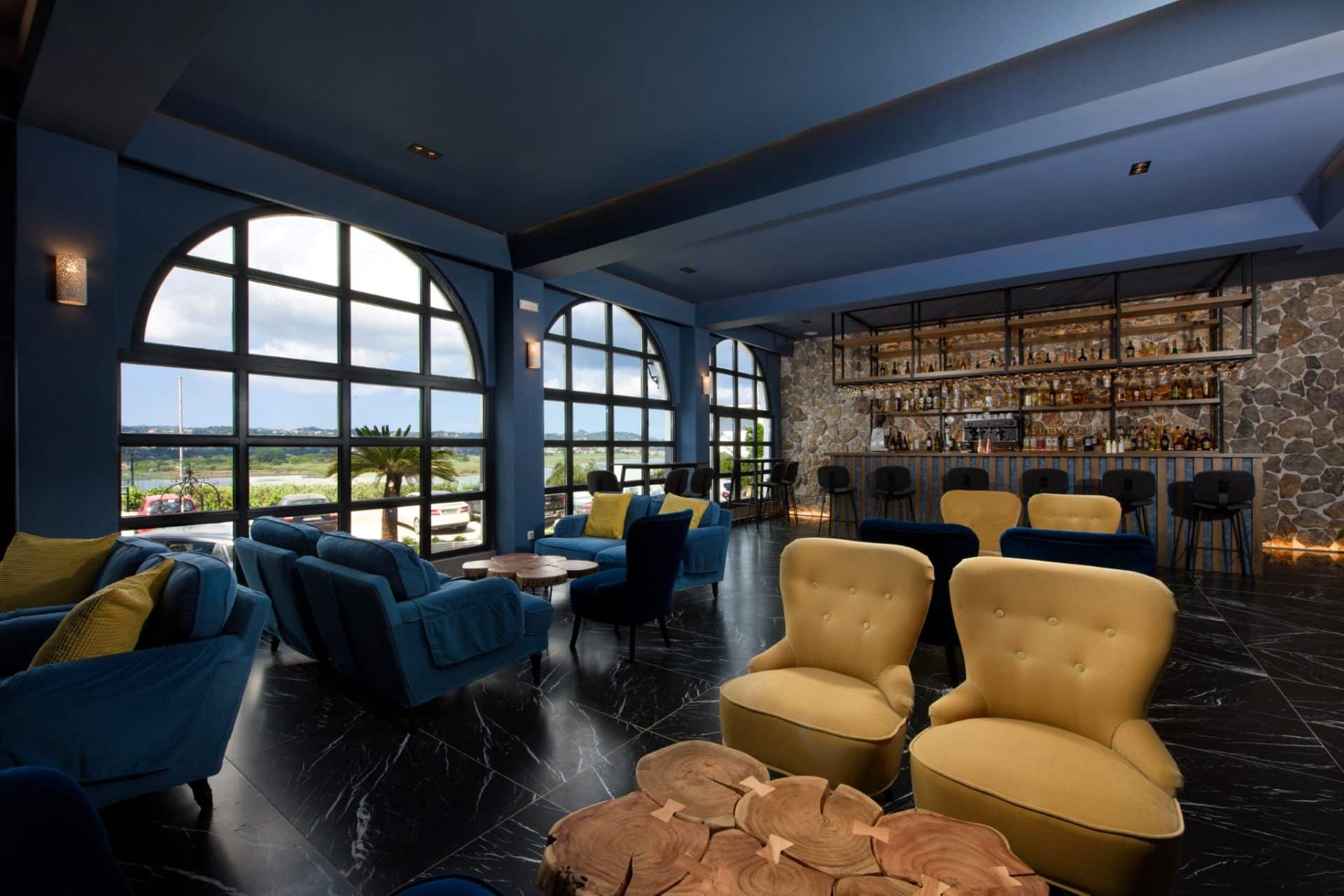 The Royal Grand Hotel - bar hotela.jpg