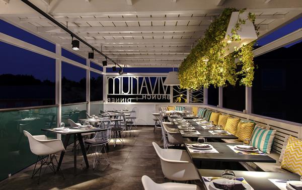 Thomais Boutique hotel - restoan nocu.jpg
