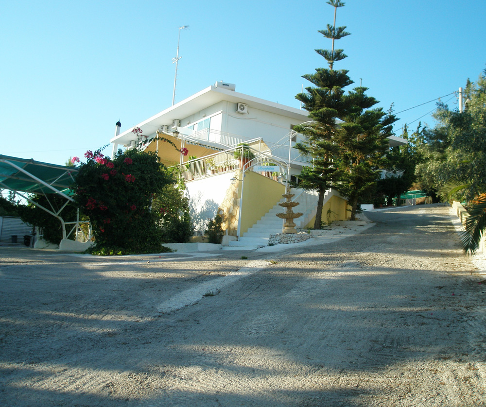 Hotel Talon beach - pogled na objekat.jpg