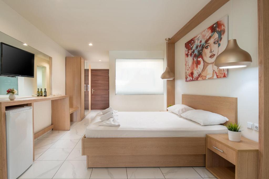 Toroni Blu Sea hotel - Family soba - pogled na nameštaj sobe.jpg