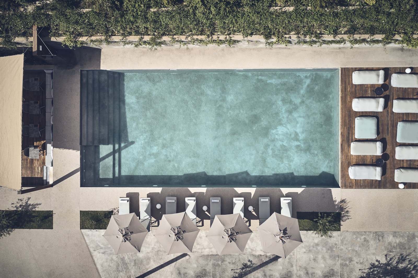 Zante Maris Suites Hotel - bazen iz pticje perspektive.jpg