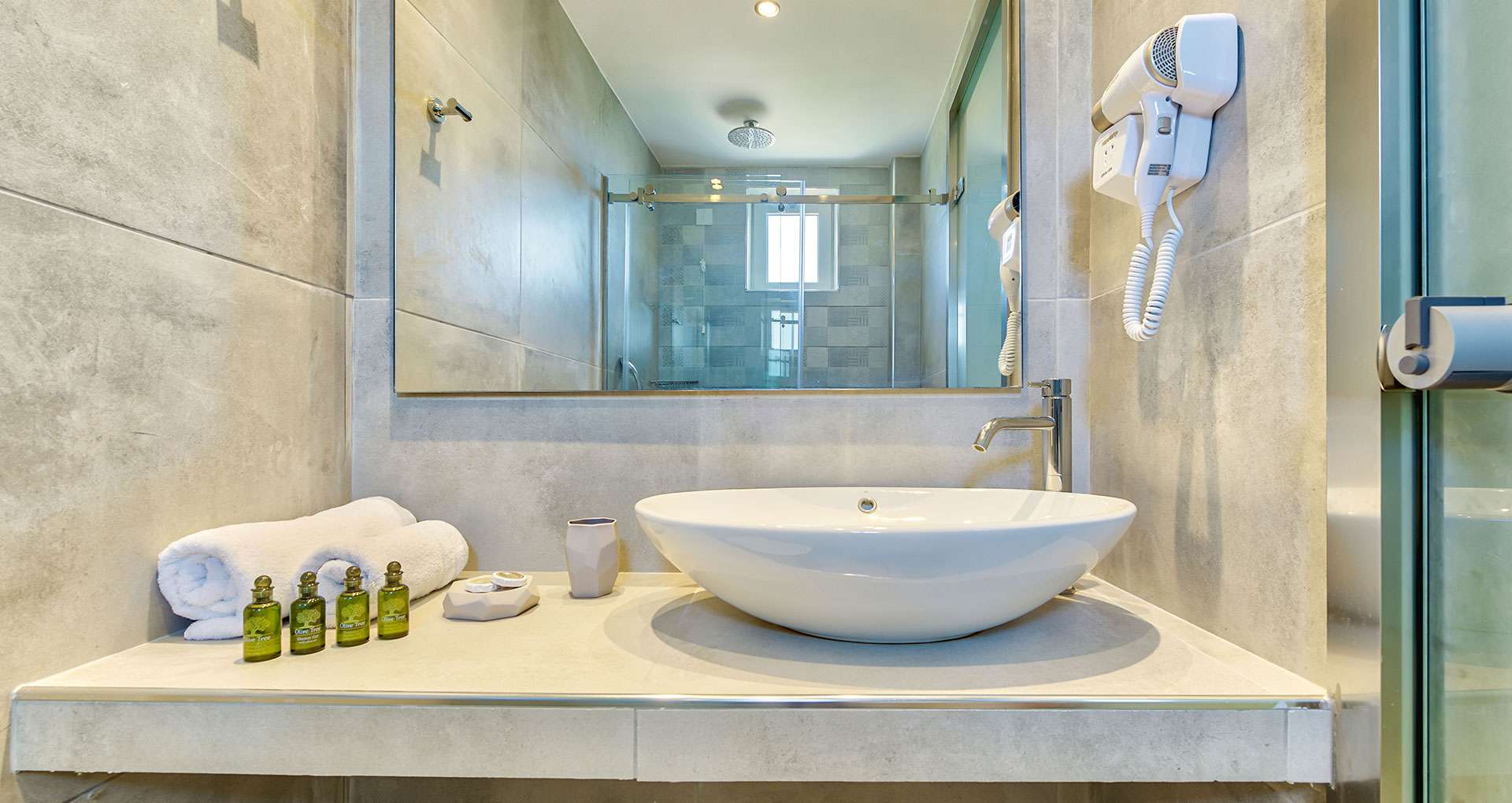 Zefyros Ecoresort Hotel – Zakynthos - kupatilo drugi ugao.jpg