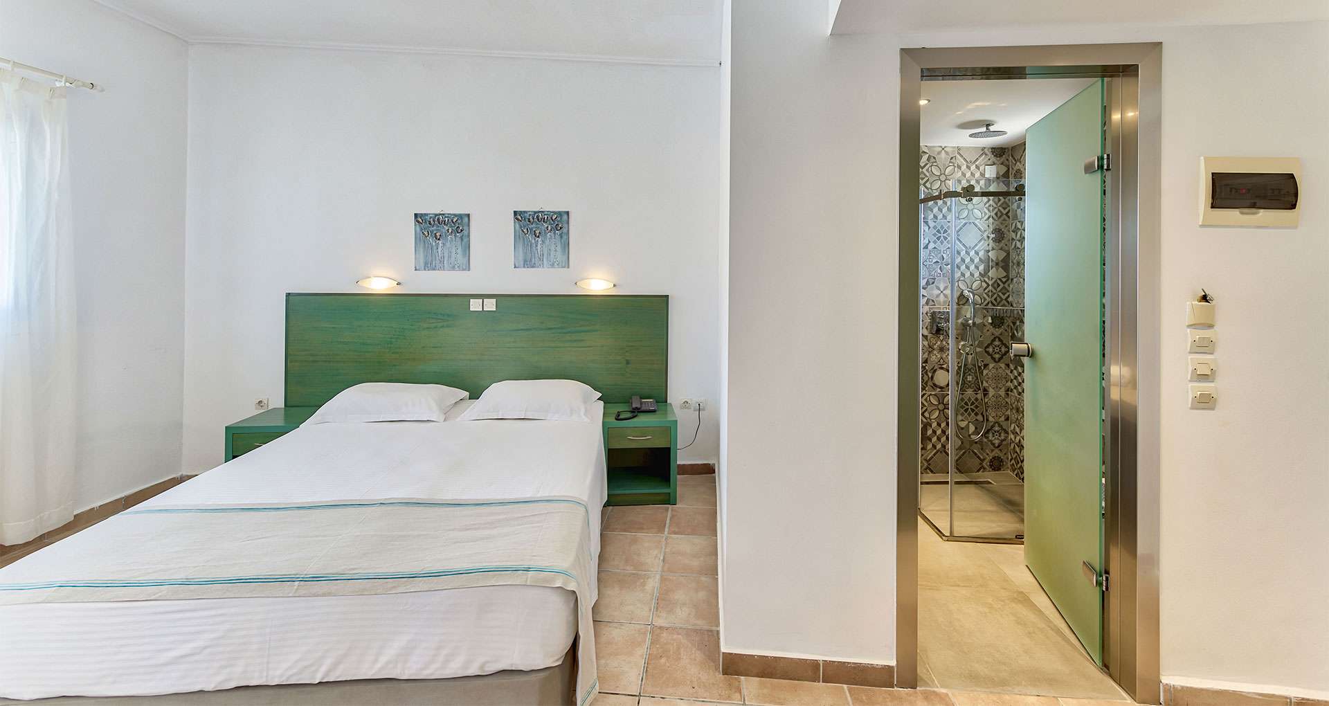 Zefyros Ecoresort Hotel – Zakynthos - pogled na lezaj.jpg