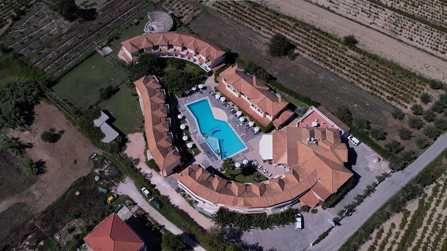 Zefyros Ecoresort Hotel – Zakynthos - pogled na objekat iz vazduha.jpg