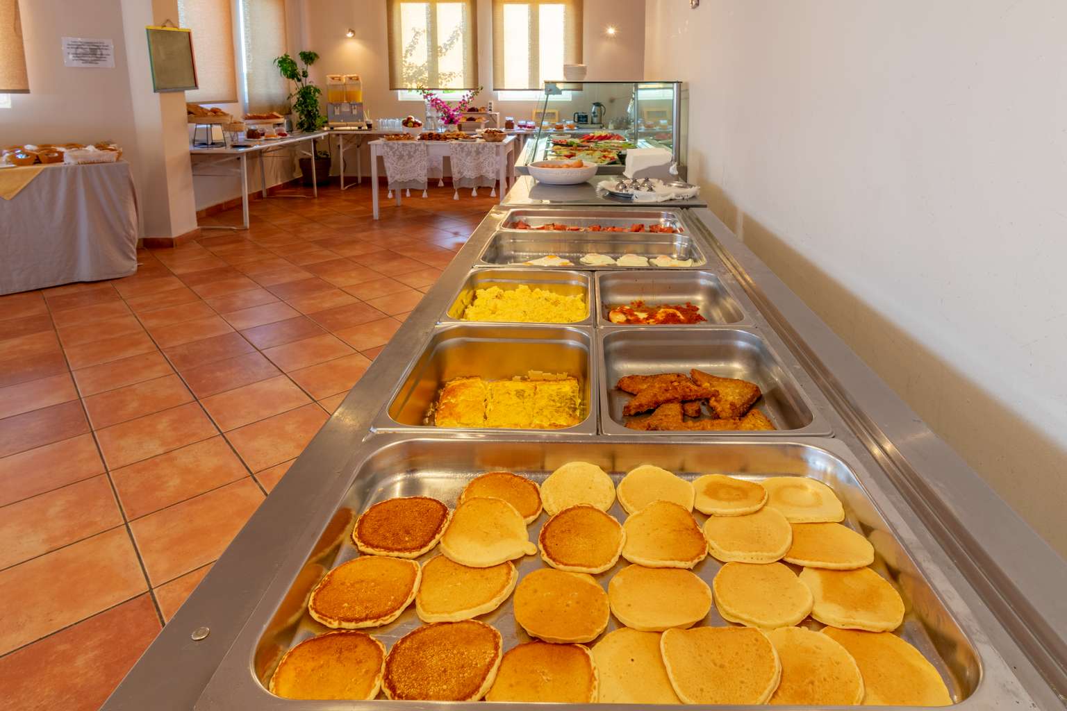 Zefyros Ecoresort Hotel – Zakynthos - svedski sto drugi ugao.jpg