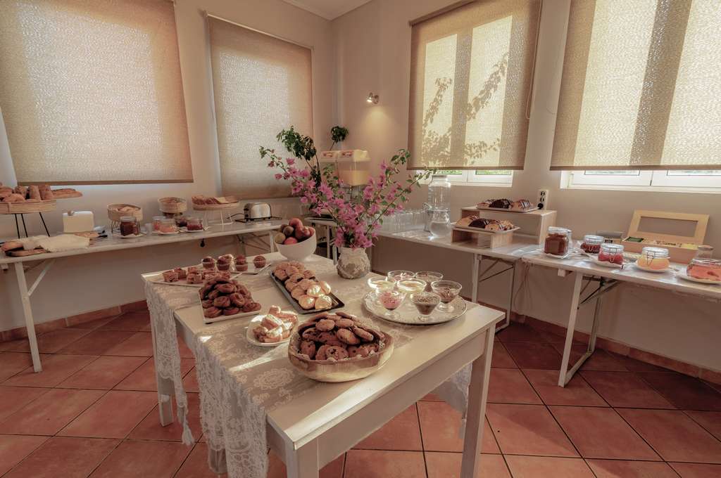Zefyros Ecoresort Hotel – Zakynthos - svedski sto.jpg