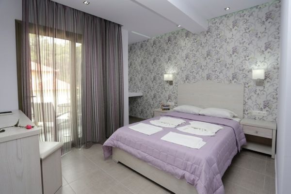Hotel Akti - francuski ležaj.jpg