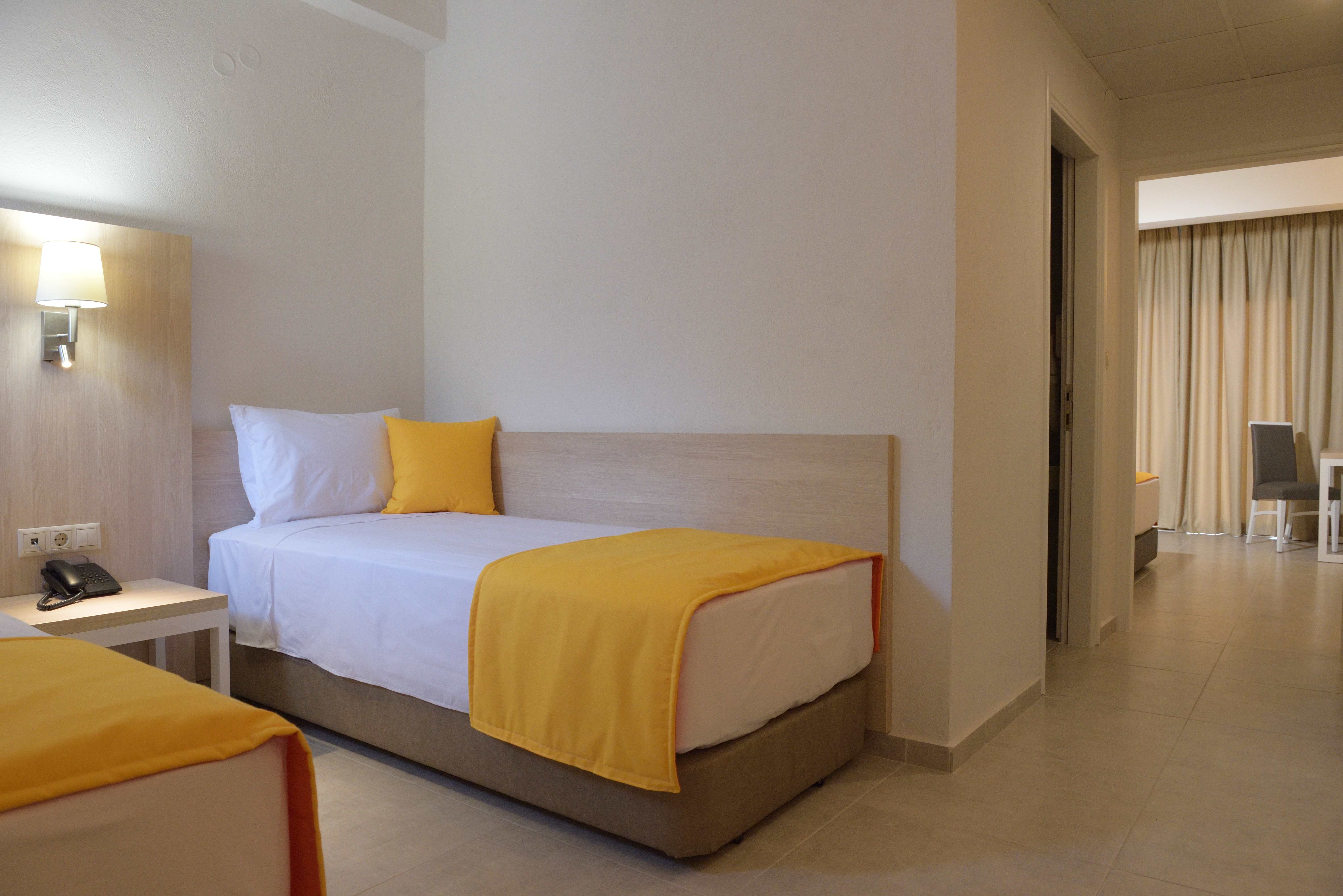 Hotel Aristoteles Holiday Resort family soba.jpg
