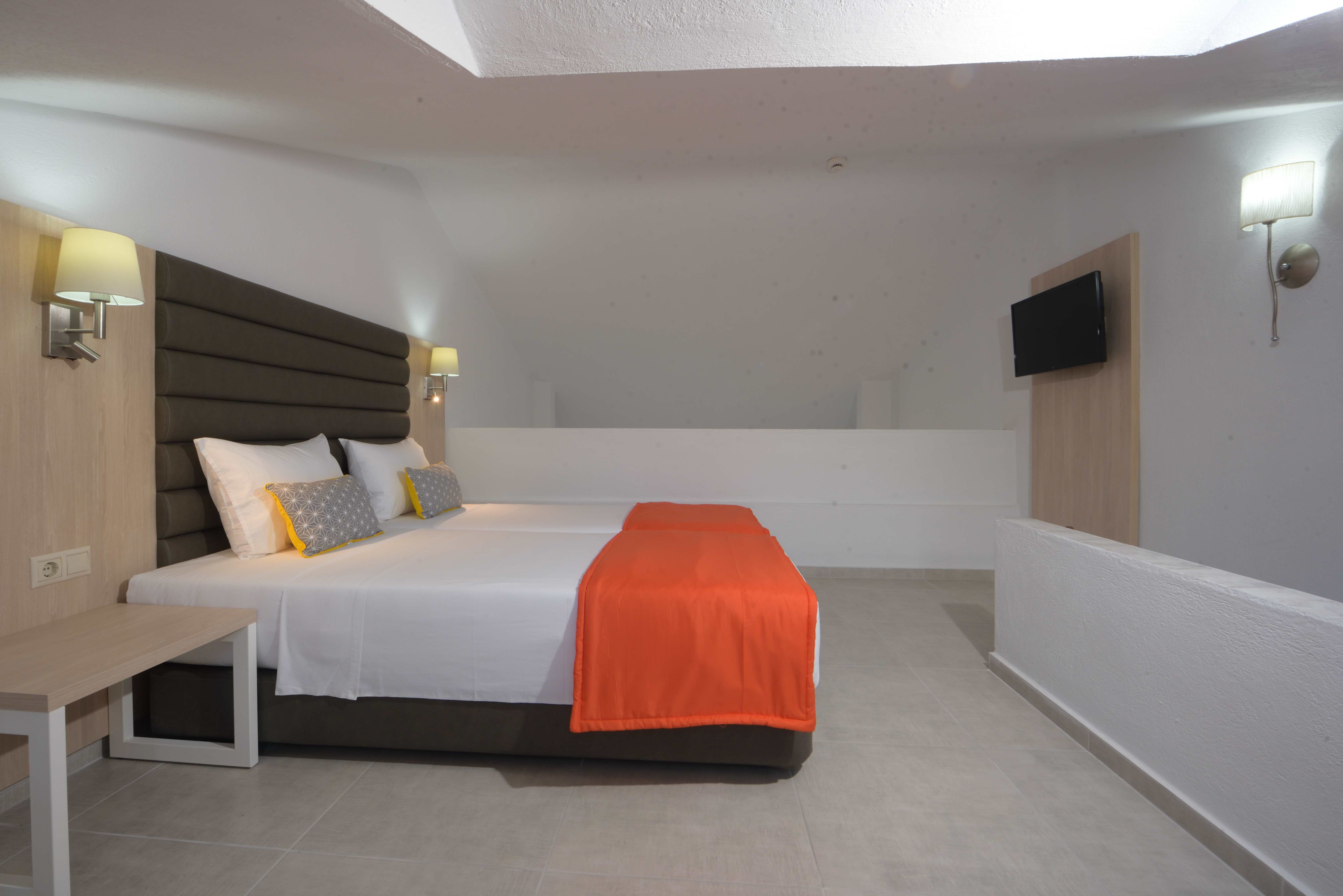 Hotel Aristoteles Holiday Resort maisonette enterijer.jpg