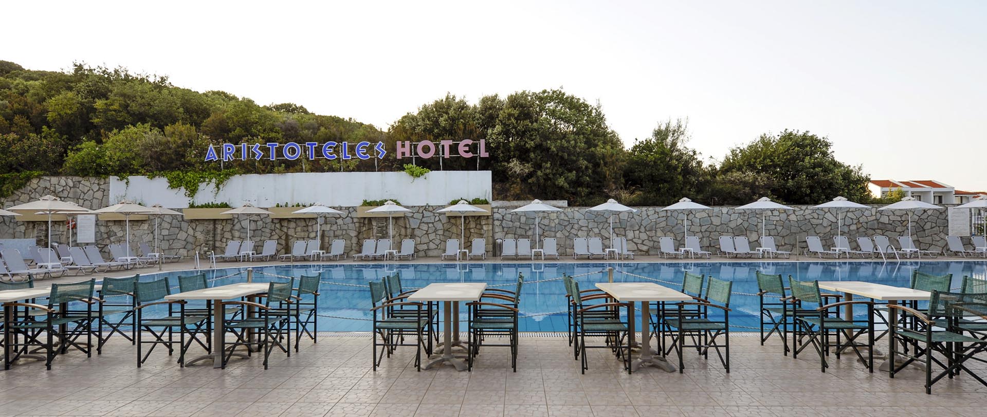 Hotel Aristoteles Holiday Resort pool bar.jpg