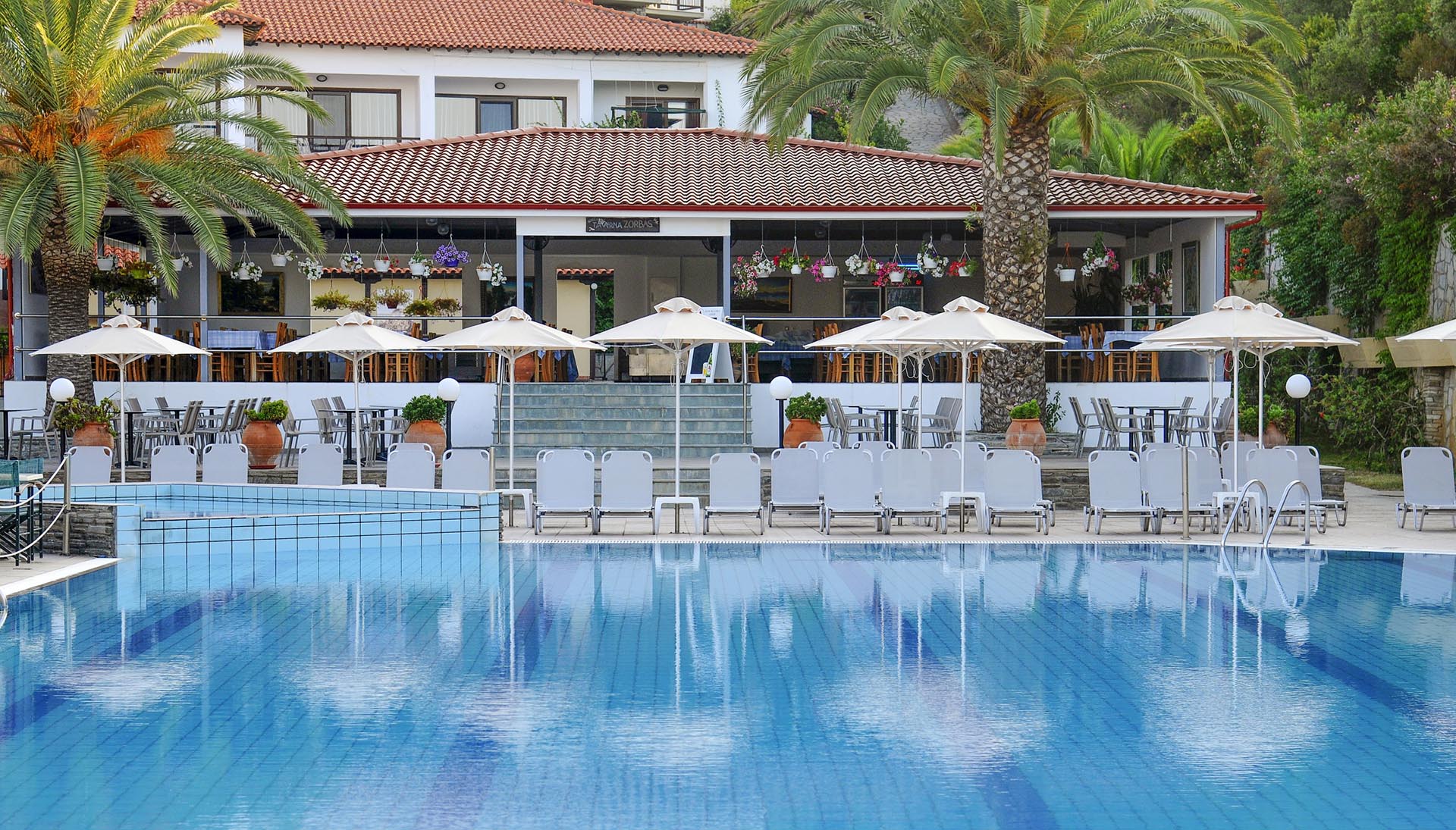 Hotel Aristoteles Holiday Resort pool.jpg