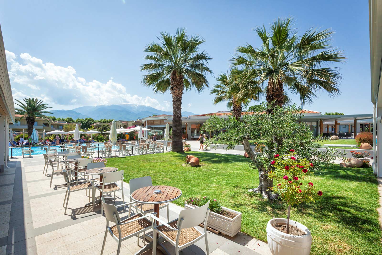 Hotel Poseidon Palace bar i basta.jpg