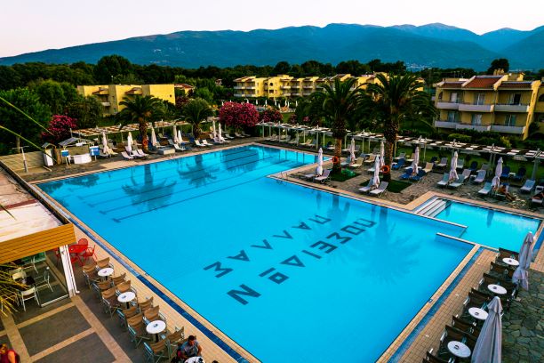 Hotel Poseidon Palace bazen.jpg
