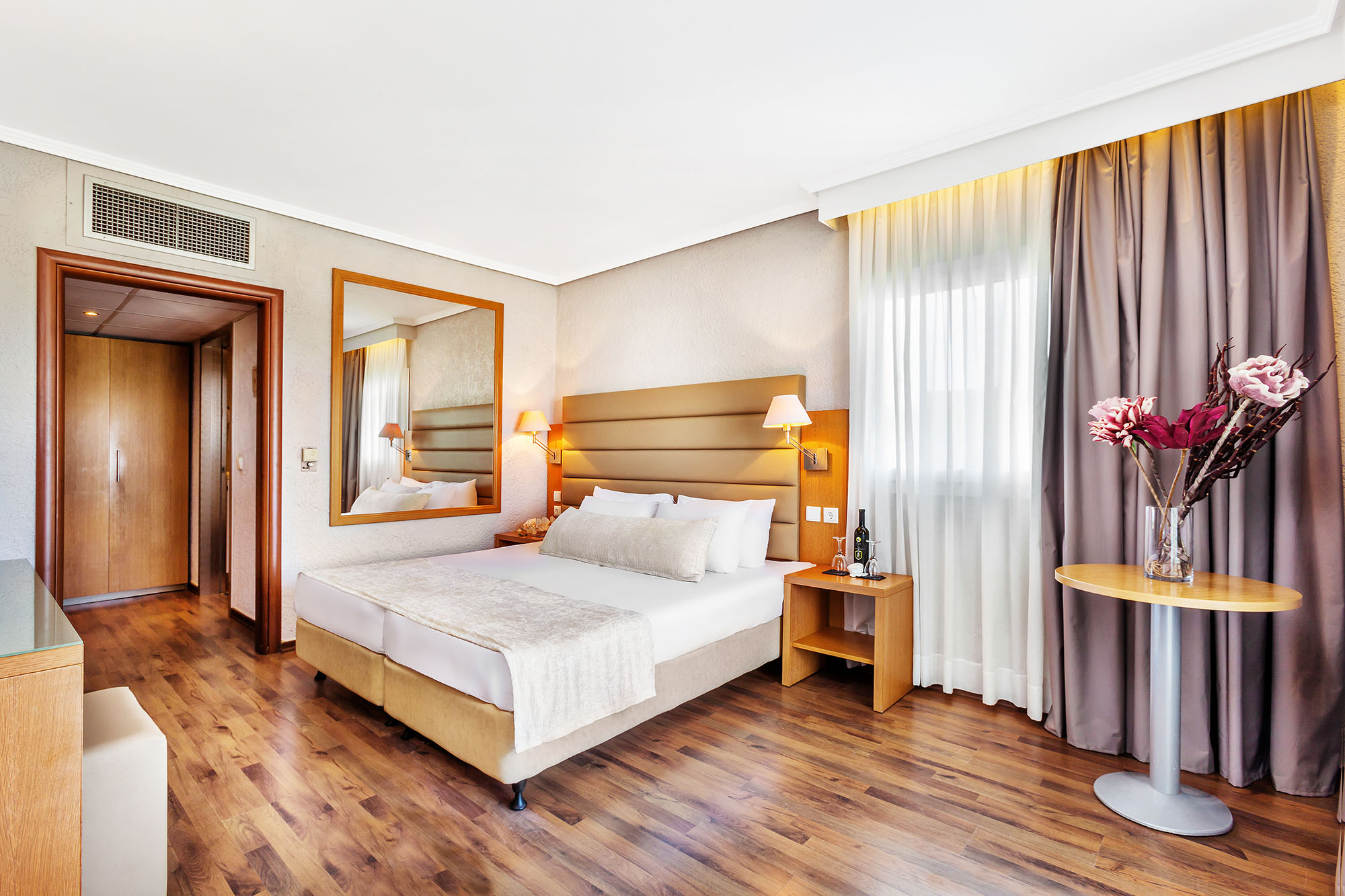 Hotel Poseidon Palace enterijer sobe.jpg