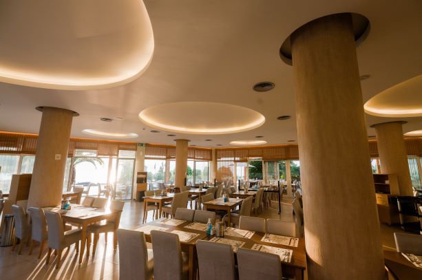 Hotel Poseidon Palace restaurant.jpg
