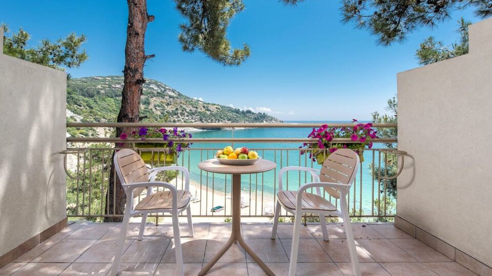 Hotel Tosca Beach lep pogled sa terase.jpg