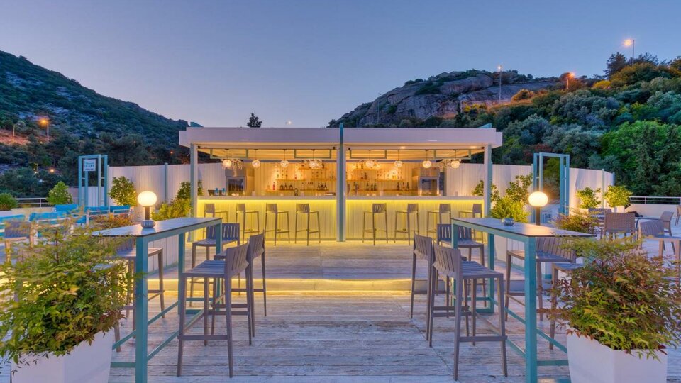 Tosca beach bar nocu.jpg