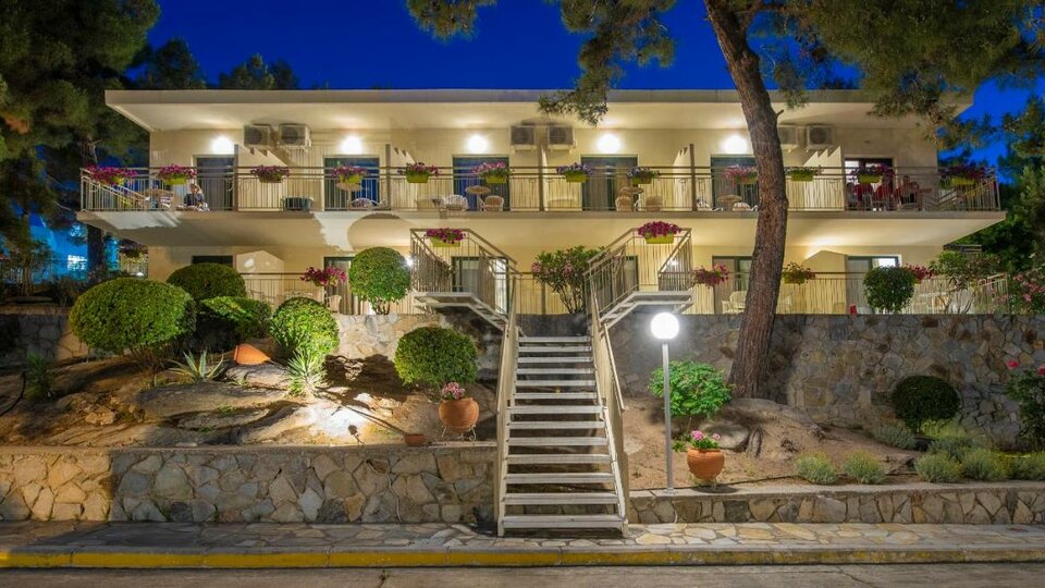 Tosca beach hotel nocu.jpg