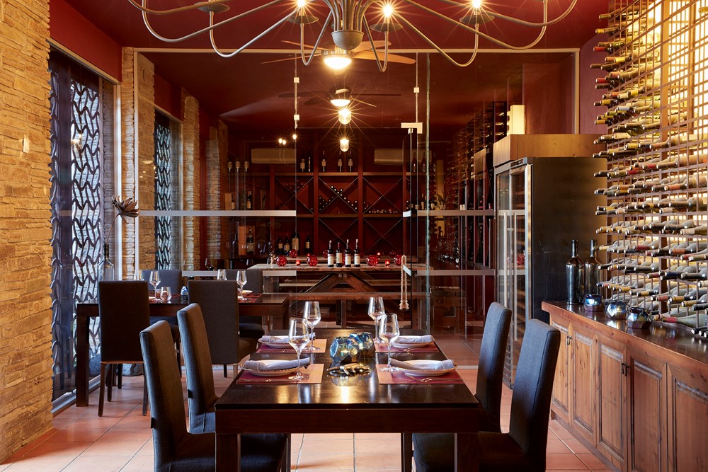 Hotel Eagles Palace Vinum restoran enterijer.jpg