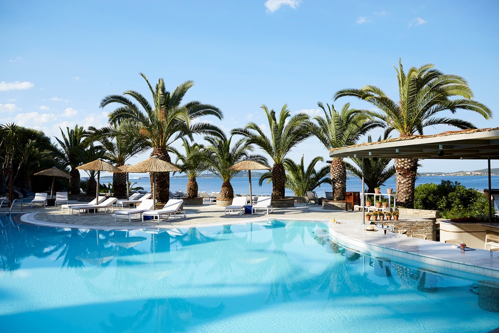 Hotel Eagles Palace pool and bar.jpg
