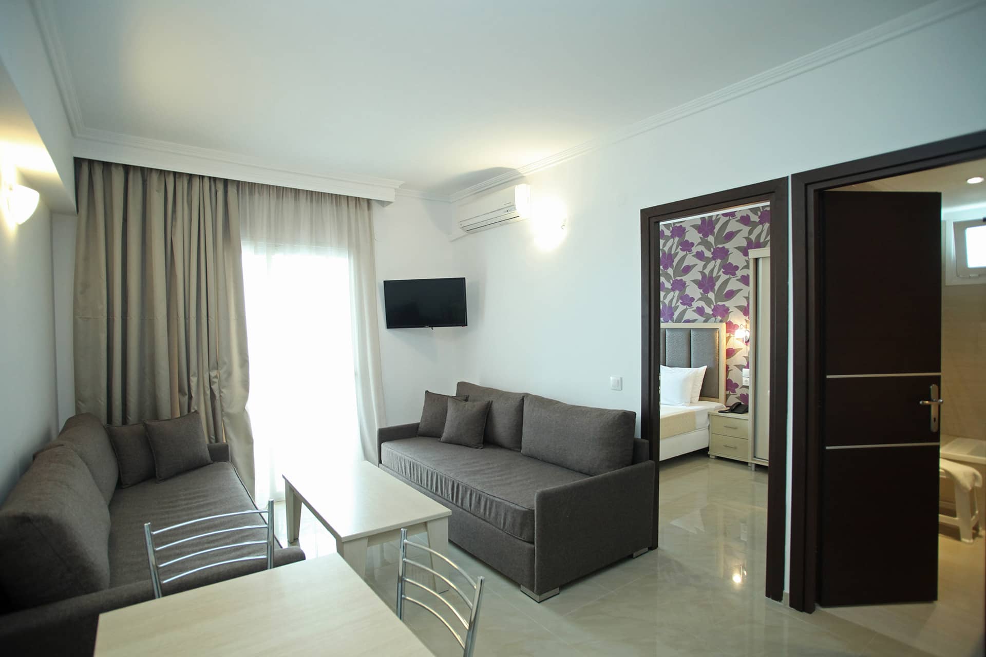 Hotel Naias apartman dnevni boravak.jpg