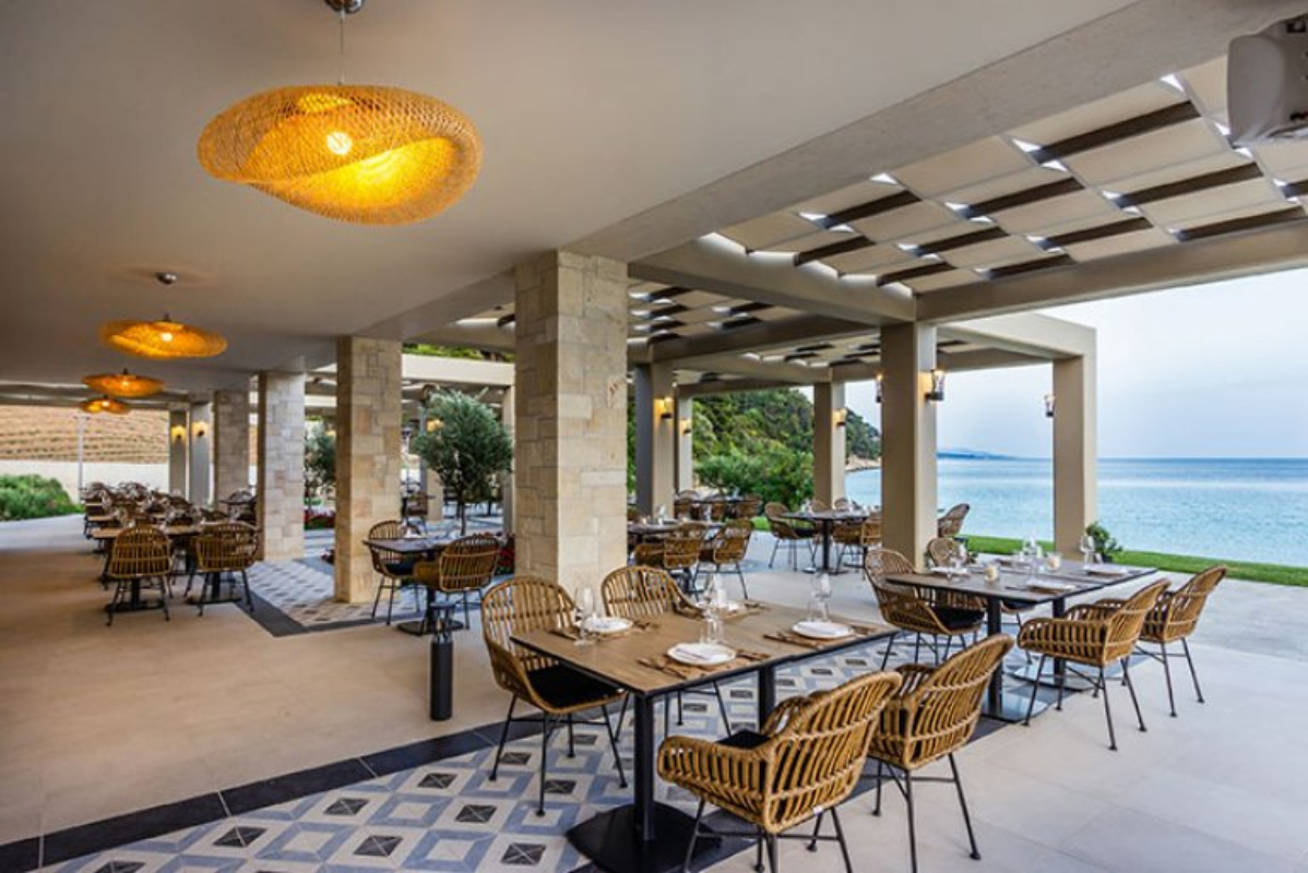 Ammoa Luxury Hotel & Spa restoran bar izgled.jpg