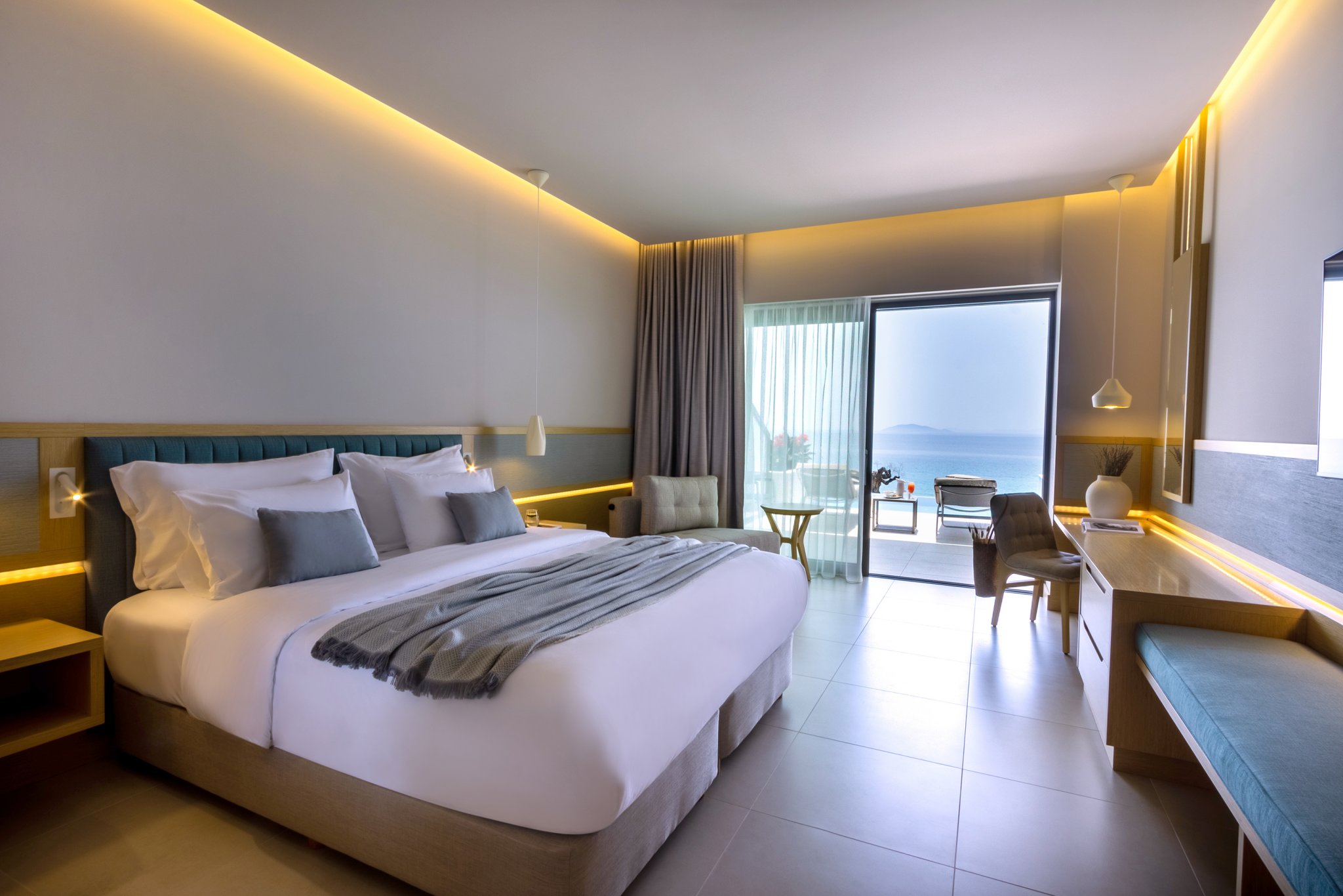 Ammoa Luxury Hotel & Spa soba.jpg