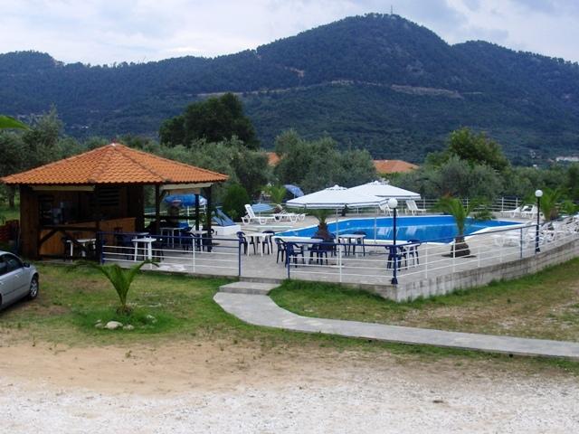 Hotel Achilion swimming pool.jpg