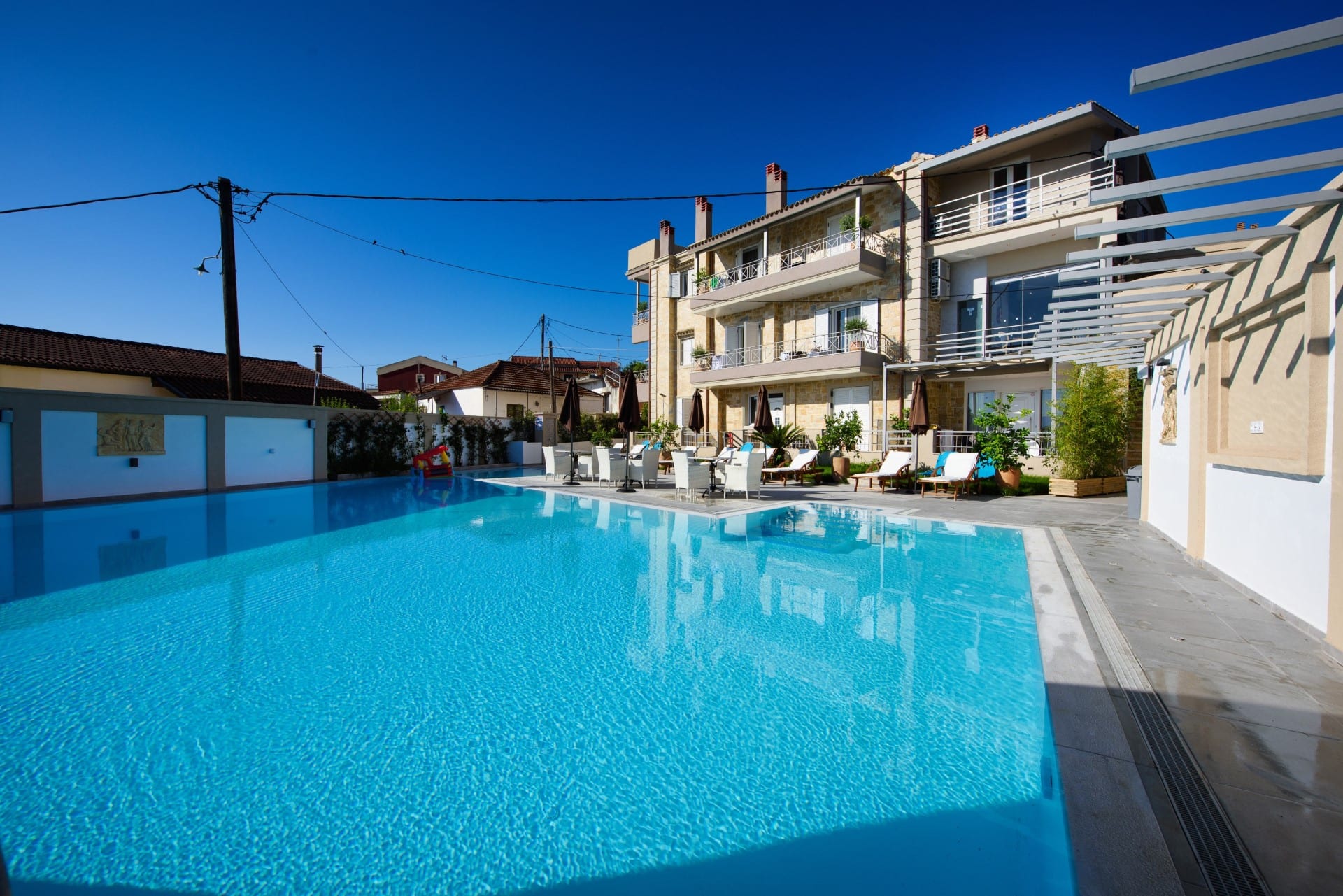 Hotel Angelo Del Arte pool 1.jpg