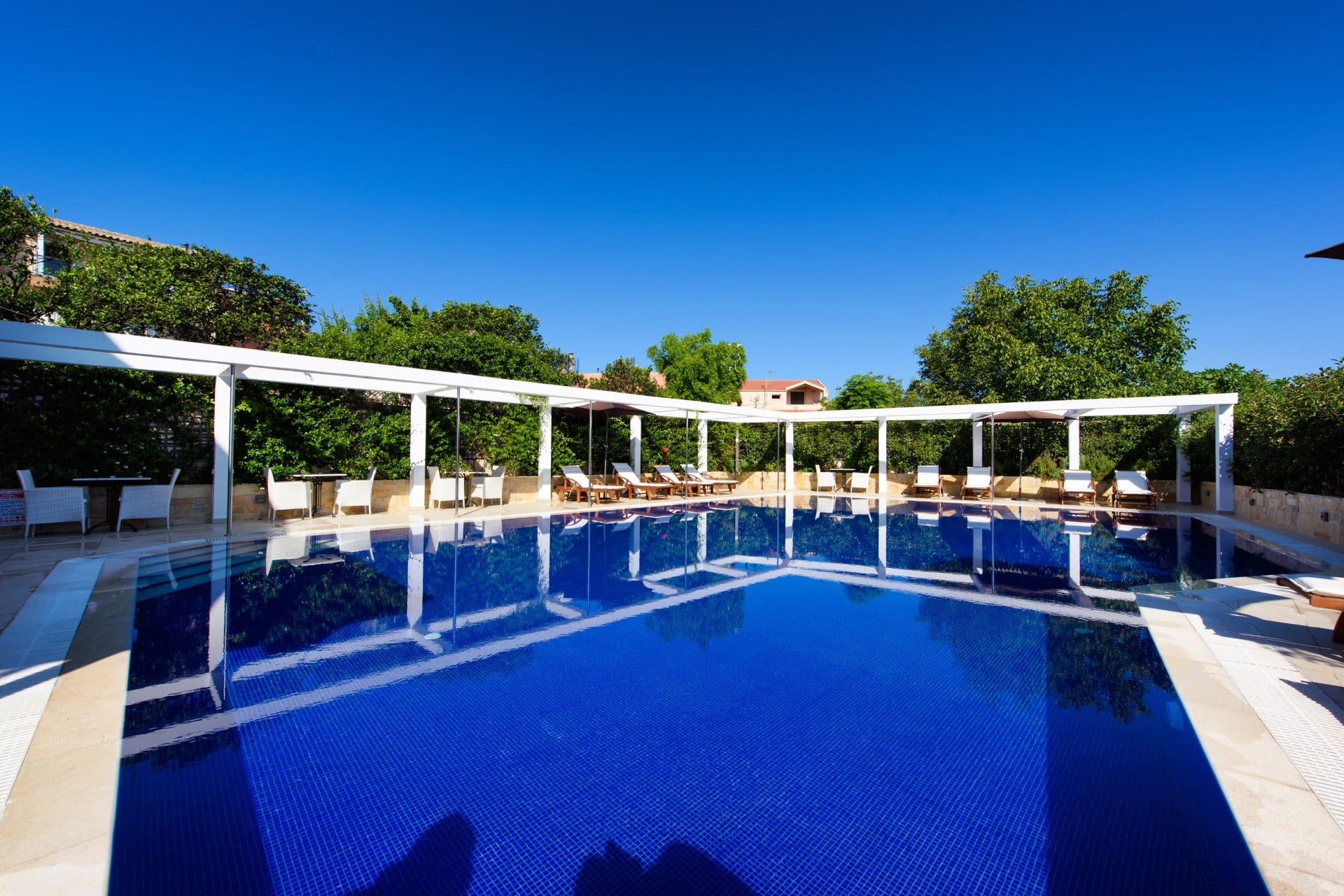 Hotel Angelo Del Arte pool 3.jpg