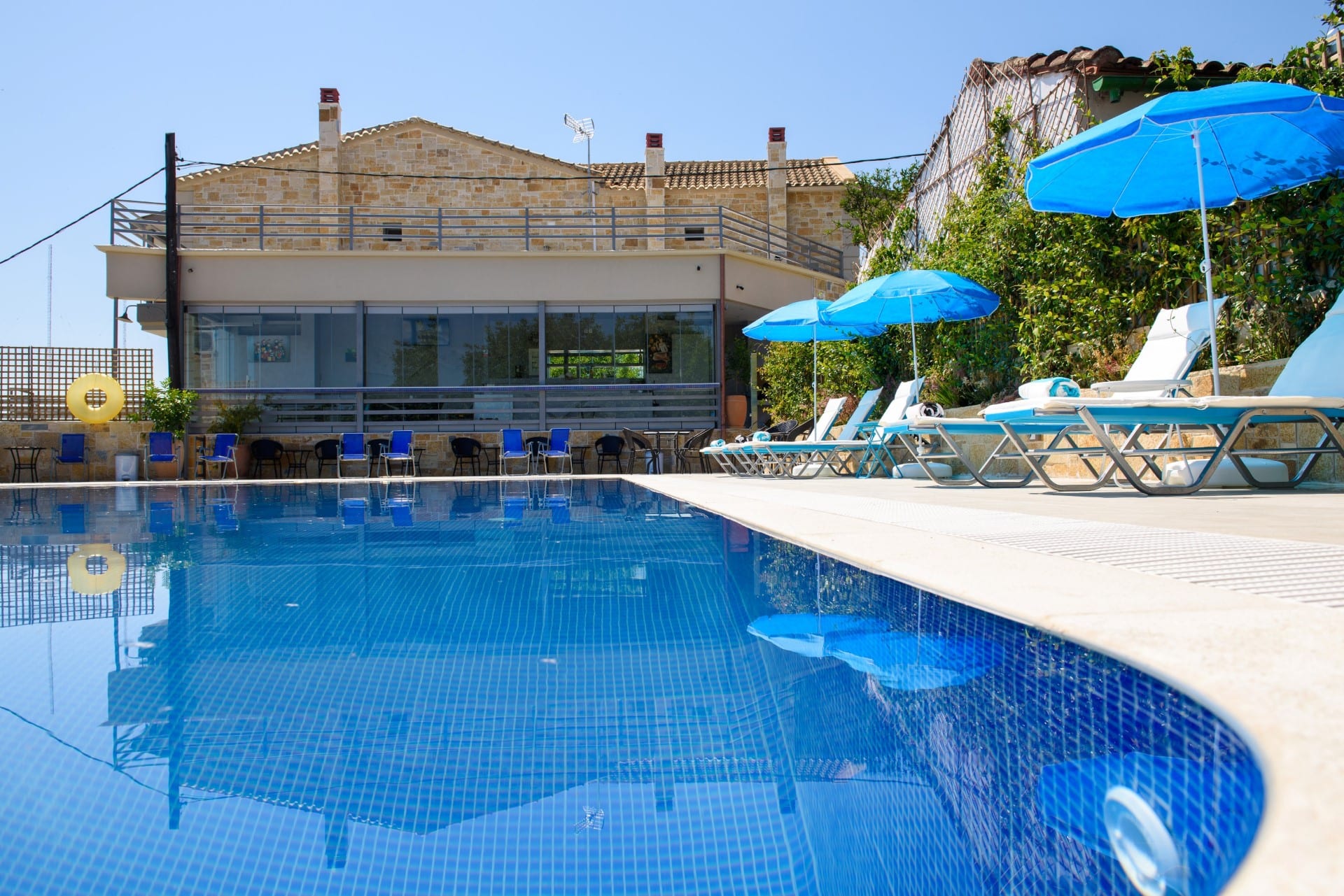 Hotel Angelo Del Arte pool.jpg