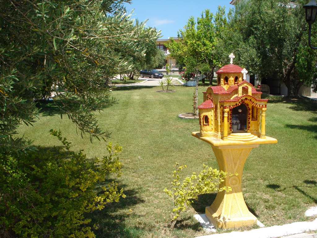 Asteris Village Hotel - Pogled na dvorište hotela.jpg